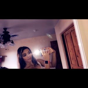 Meet your Posher, Abigail